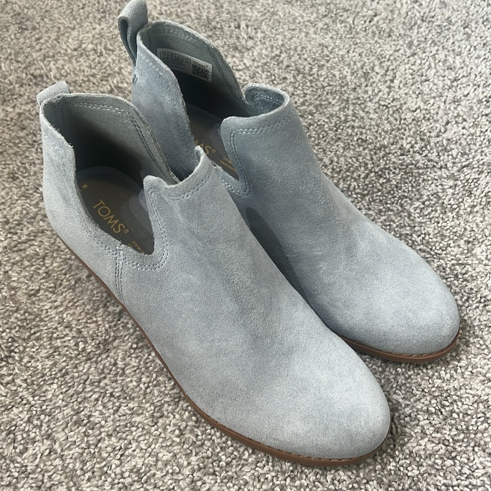 Toms Kallie Stone Grey Suede Pull On Wedge Heel Ankle Almond Toe Fashion Boots